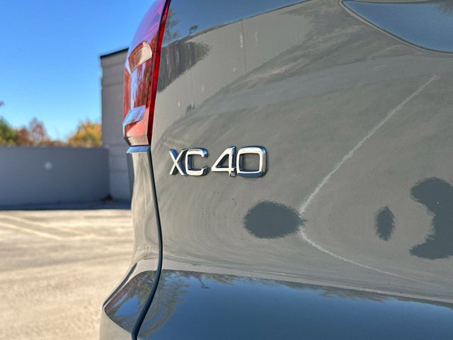 Certified 2025 Volvo XC40 B5 Plus w/ Protection Package Premier AWD/4WD image 38