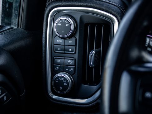 Used 2019 GMC Sierra 1500 SLE w/ SLE Value Package image 35