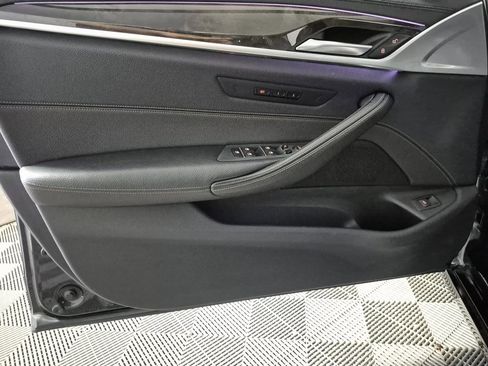 Used 2017 BMW 530i xDrive image 13