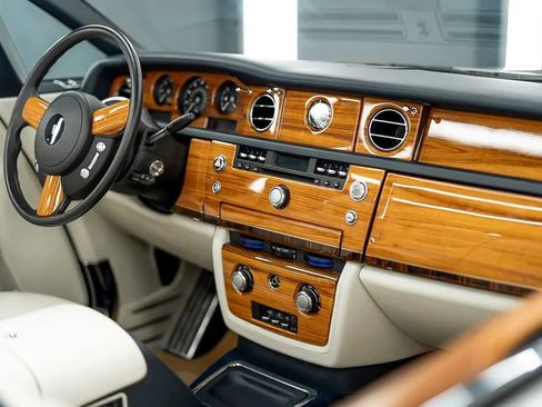 Used 2010 Rolls-Royce Phantom Drophead Coupe RWD image 14