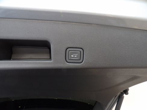 Used 2024 Chevrolet Traverse Z71 w/ Enhanced Driving Package image 21