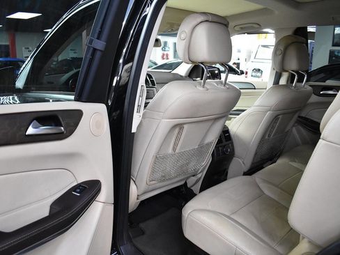 Used 2017 Mercedes-Benz GLS 550 4MATIC image 28