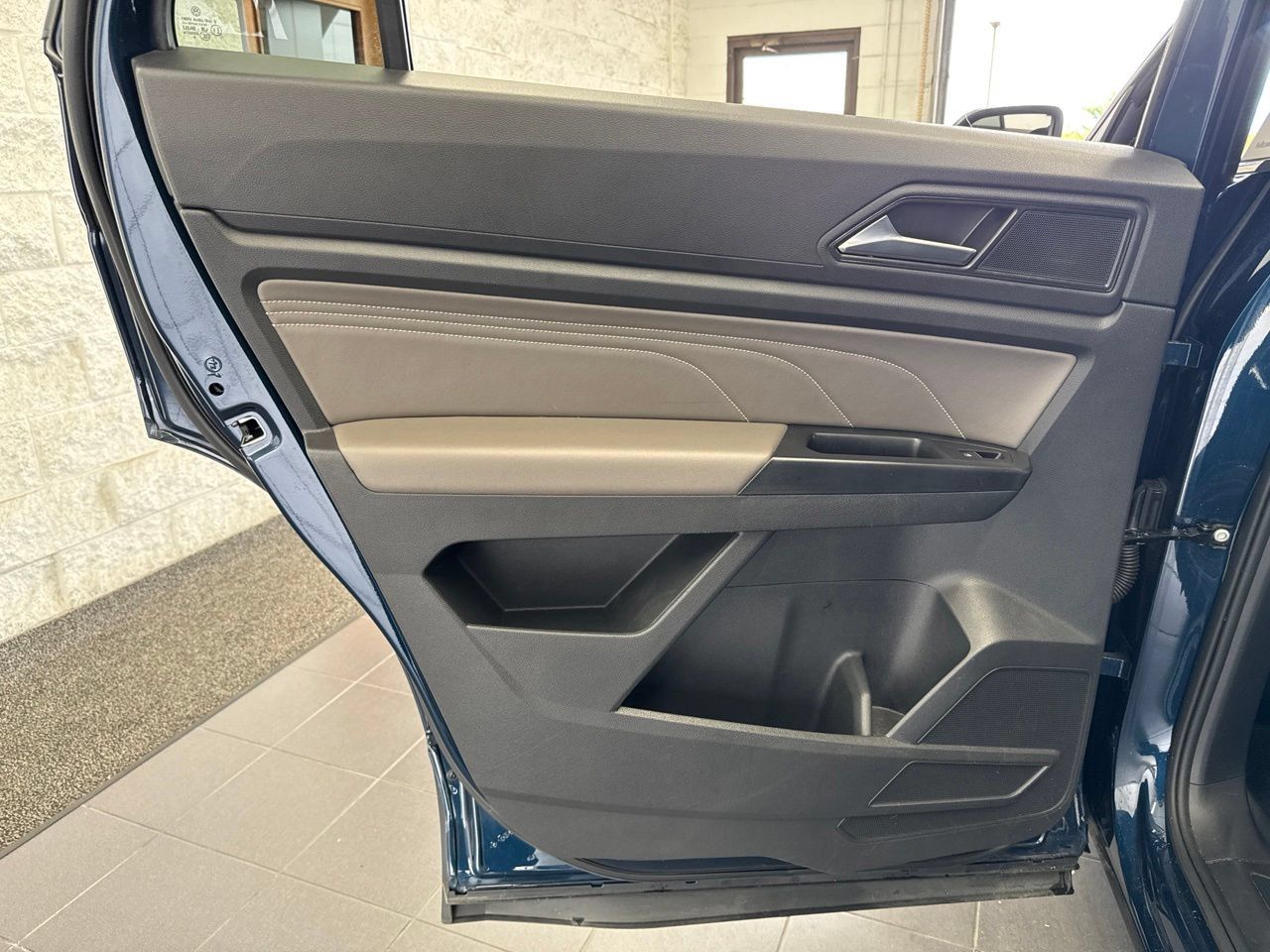 Used 2021 Volkswagen Atlas Cross Sport SE w/ Panoramic Sunroof Package AWD/4WD image 42