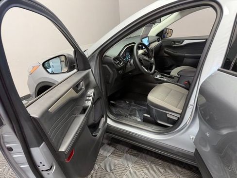 Used 2022 Ford Escape SE w/ Cold Weather Package AWD/4WD image 14