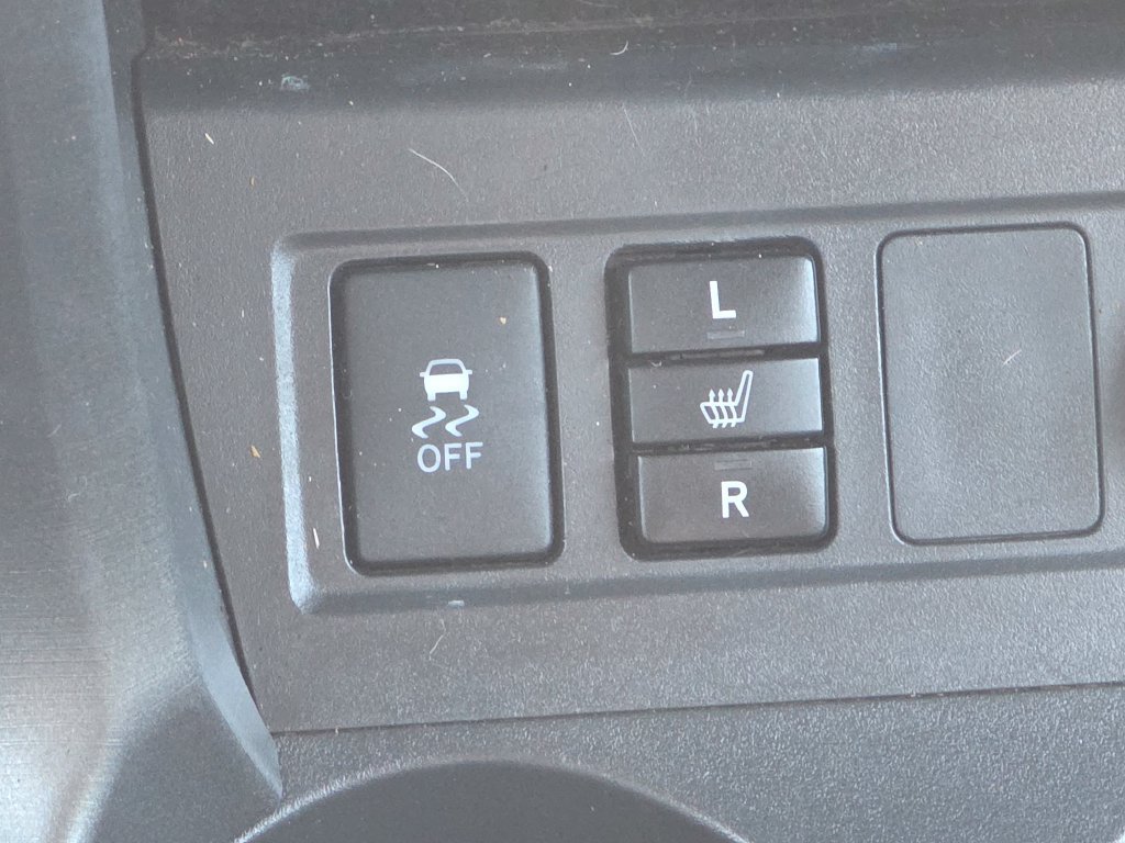 Used 2011 Toyota RAV4 Limited w/ Limited Extra Value Pkg AWD/4WD image 18