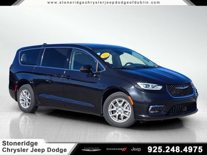 Used 2023 Chrysler Pacifica Touring-L