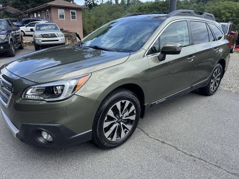 Used 2016 Subaru Outback 2.5i Limited AWD/4WD image 2