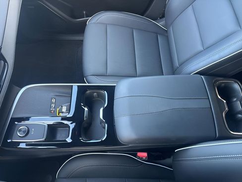 Used 2025 Buick Enclave Preferred image 26