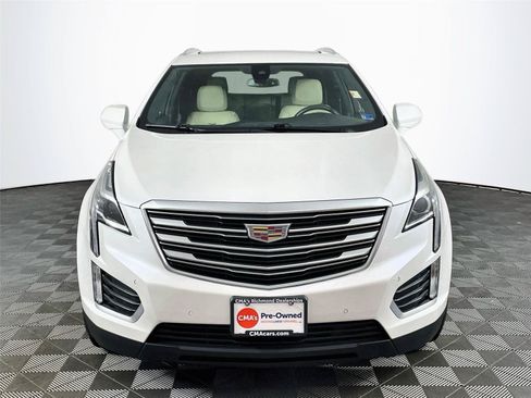 Used 2018 Cadillac XT5 Luxury w/ Driver Awareness Package FWD image 2