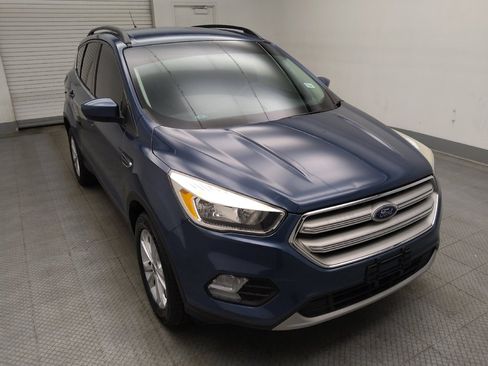 Used 2018 Ford Escape SE w/ SE Sync 3 Package FWD image 13