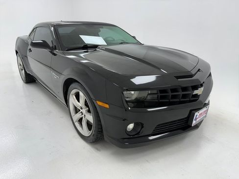 Used 2011 Chevrolet Camaro SS image 2