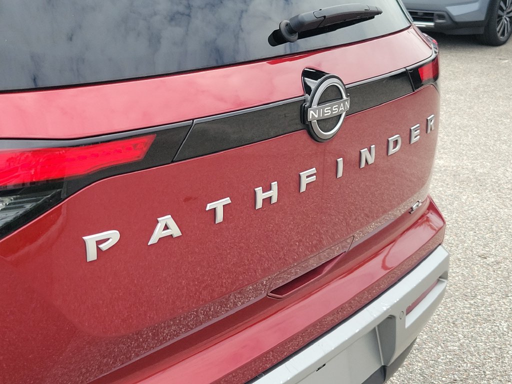 Certified 2023 Nissan Pathfinder SL FWD image 6