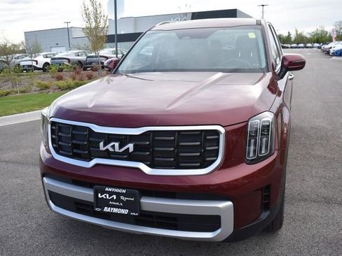 Certified 2024 Kia Telluride S w/ S Sunroof Package AWD/4WD image 7