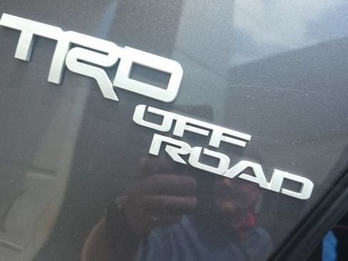 Used 2022 Toyota 4Runner TRD Off-Road AWD/4WD image 10