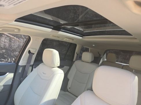 Certified 2025 Cadillac XT6 Premium Luxury image 9