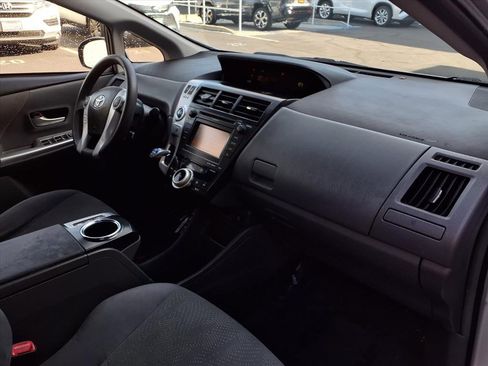 Used 2014 Toyota Prius V Three image 23