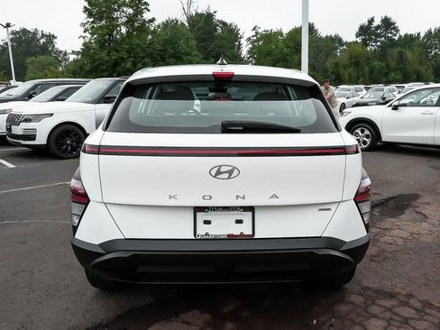 Used 2024 Hyundai Kona SE AWD/4WD image 5