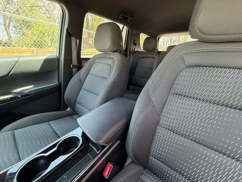 Used 2025 Chevrolet Equinox LT AWD/4WD image 35