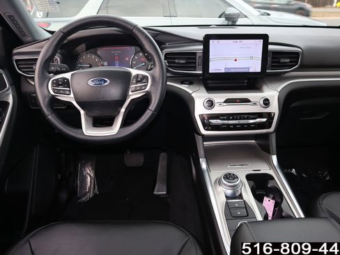 Used 2022 Ford Explorer XLT w/ Equipment Group 202A image 10