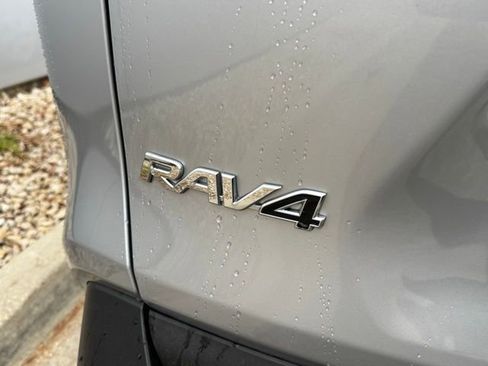 Certified 2019 Toyota RAV4 LE image 40