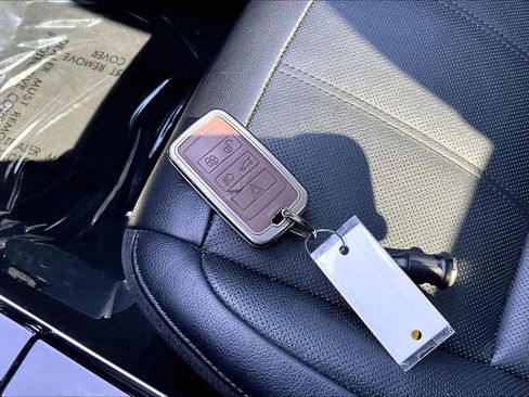 Used 2020 Land Rover Range Rover Evoque SE image 14