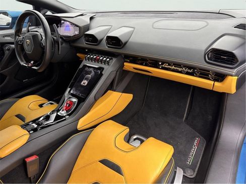 Used 2020 Lamborghini Huracan EVO RWD image 19
