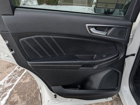 Used 2023 Ford Edge ST image 32