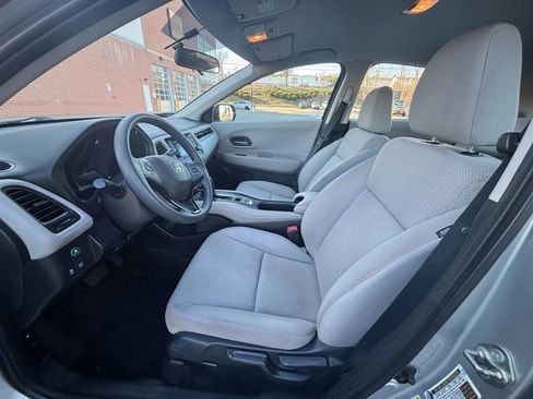 Used 2016 Honda HR-V LX image 14