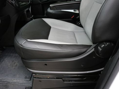 Used 2025 RAM ProMaster 2500 w/ Convenience Group FWD image 12