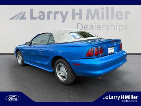 Used 1998 Ford Mustang Convertible RWD image 3