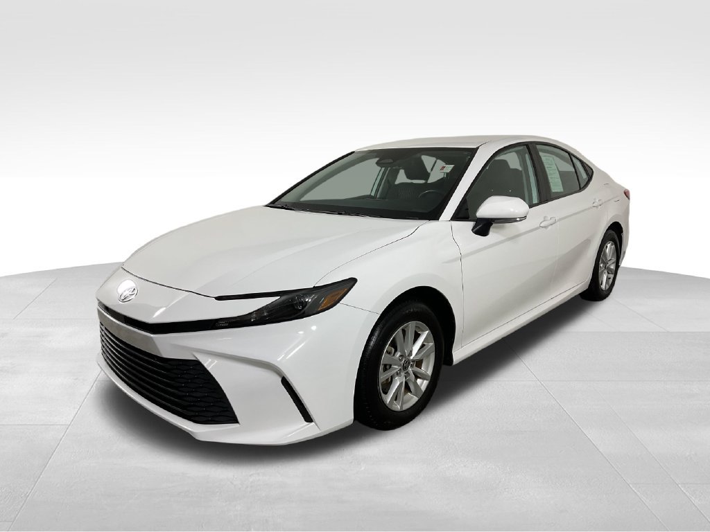 Used 2025 Toyota Camry LE w/ Convenience Package AWD/4WD image 4
