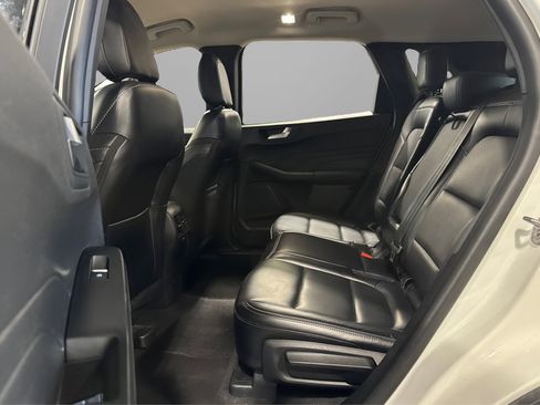 Used 2024 Ford Escape Platinum image 39