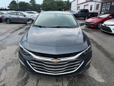Used 2020 Chevrolet Malibu LT FWD image 2
