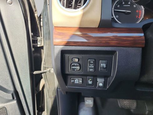 Used 2016 Toyota Tundra Limited image 27