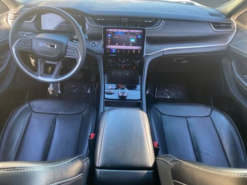 Used 2024 Jeep Grand Cherokee L Limited w/ Luxury Tech Group II image 10