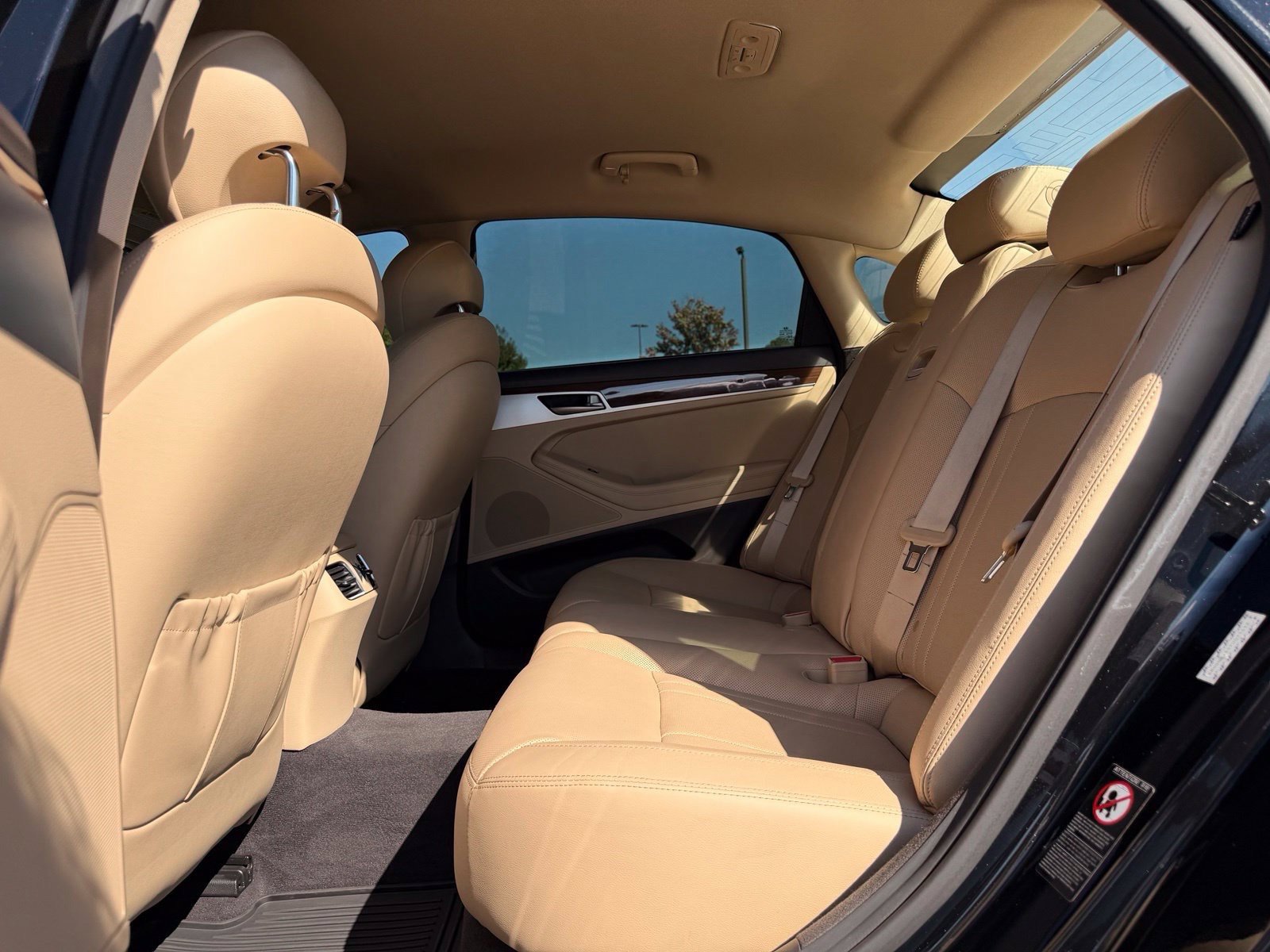 Used 2015 Hyundai Genesis 3.8 RWD image 28