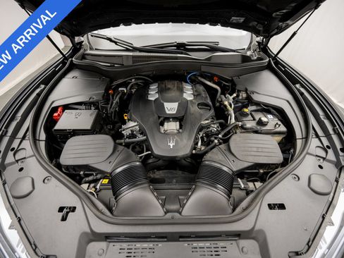 Used 2022 Maserati Levante GT AWD/4WD image 39