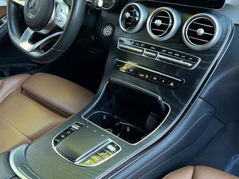 Used 2022 Mercedes-Benz GLC 300 image 8