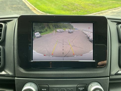 Used 2025 RAM ProMaster 2500 w/ Convenience Group image 18