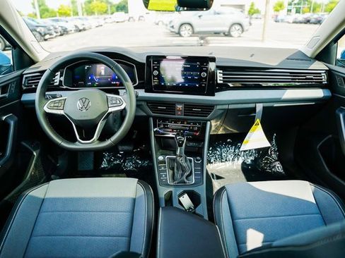 New 2025 Volkswagen Jetta SE image 22
