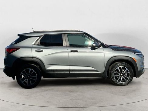 Used 2025 Chevrolet TrailBlazer LT w/ Convenience Package AWD/4WD image 6