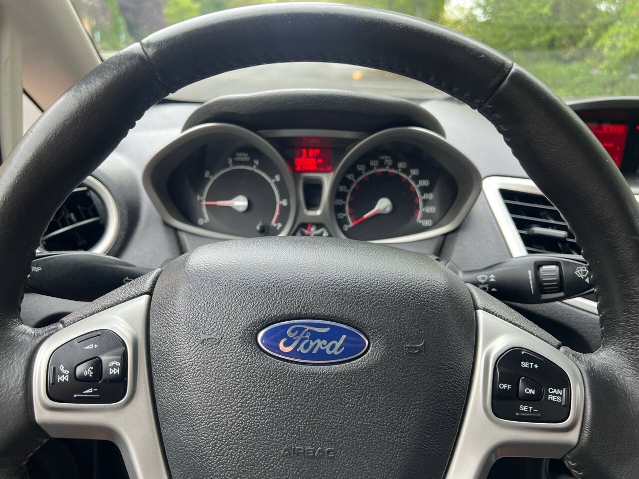 Used 2013 Ford Fiesta SE FWD image 41