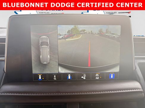 Used 2024 Chevrolet Suburban LT w/ Luxury Package RWD image 16