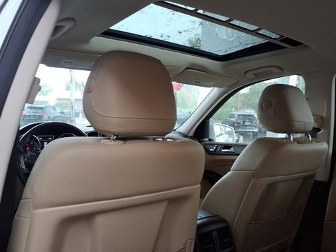 Used 2019 Mercedes-Benz GLE 400 4MATIC image 11