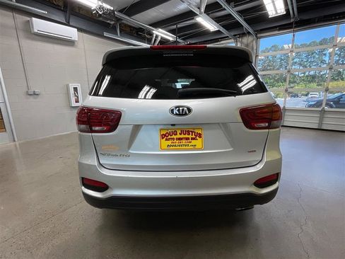 Used 2019 Kia Sorento L image 4