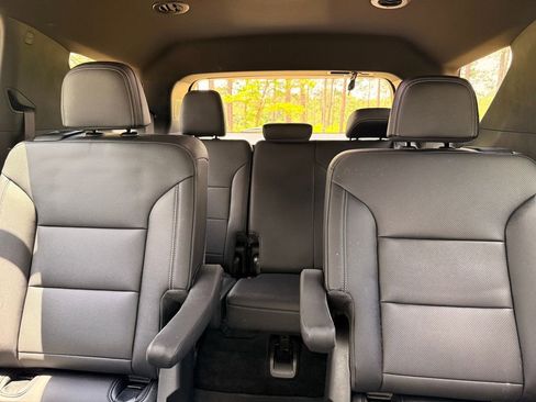Used 2024 Chevrolet Traverse LT w/ Midnight/Sport Edition FWD image 27