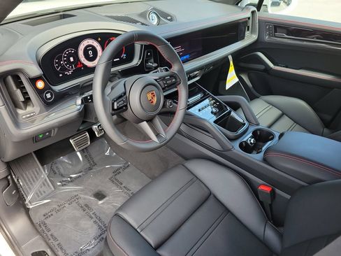 New 2026 Porsche Cayenne GTS AWD/4WD image 4