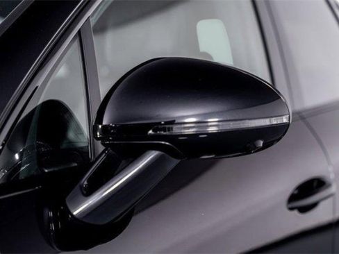 Used 2022 Porsche Macan S w/ Premium Package Plus image 28