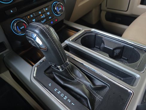 Used 2016 Ford F150 Lariat image 19