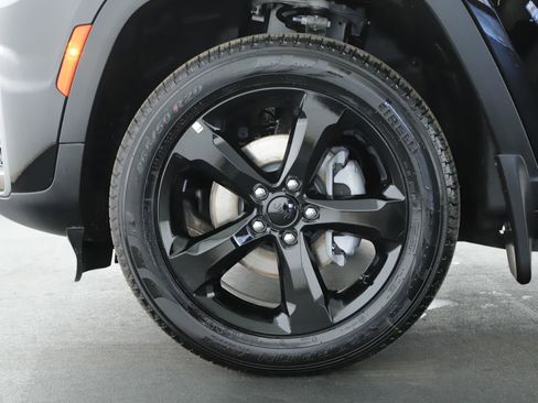 New 2026 Jeep Grand Cherokee Limited w/ Limited Altitude Package AWD/4WD image 20